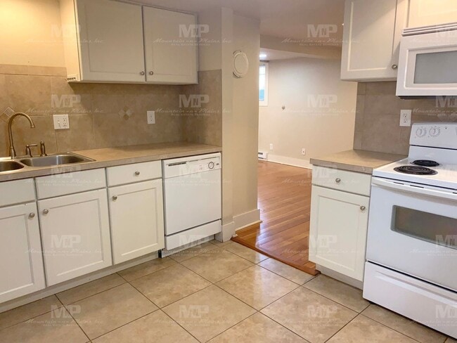 Photo - 645 1/2 S Loomis Ave