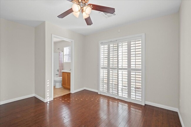 Photo - 3 Story, Spacious and Inviting 3-bedroom In Centennial Hills, with Downstairs Bedroom Suite