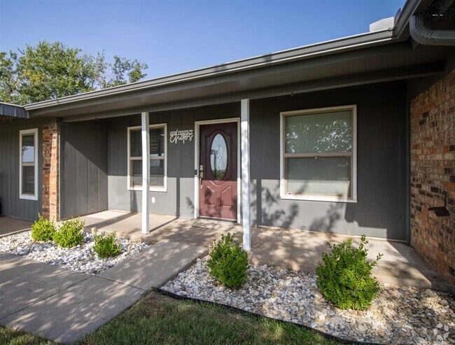 Building Photo - 717 N W Ave Rental
