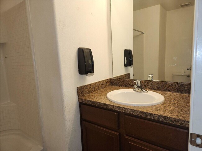 Photo - 303 Pine Mist Ln