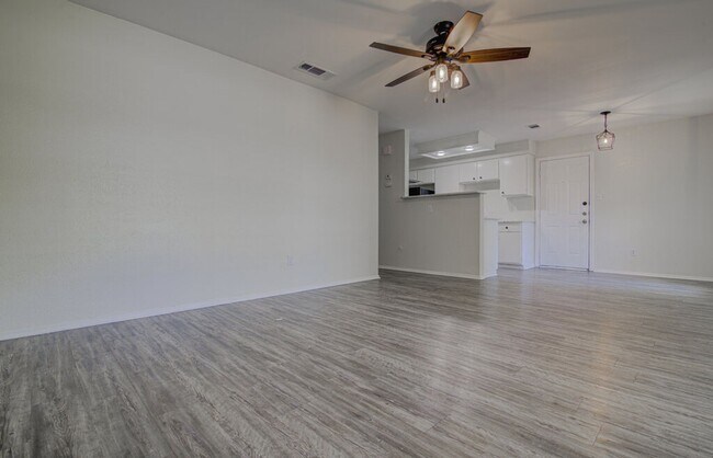 Photo - 5301 Indio Cir Unit B