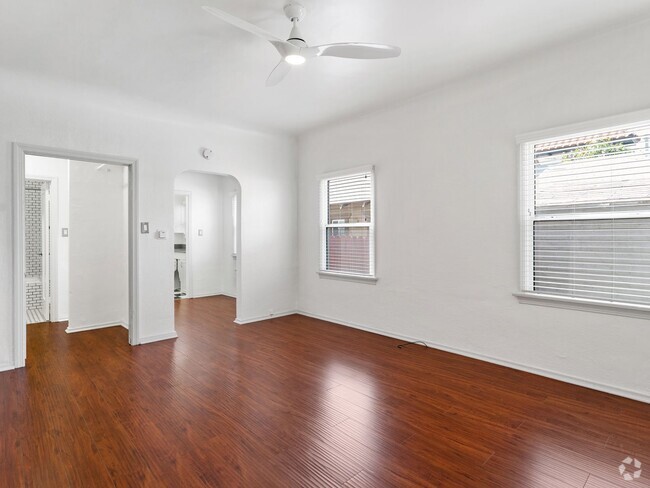 Building Photo - 1115 E Broadway Rental