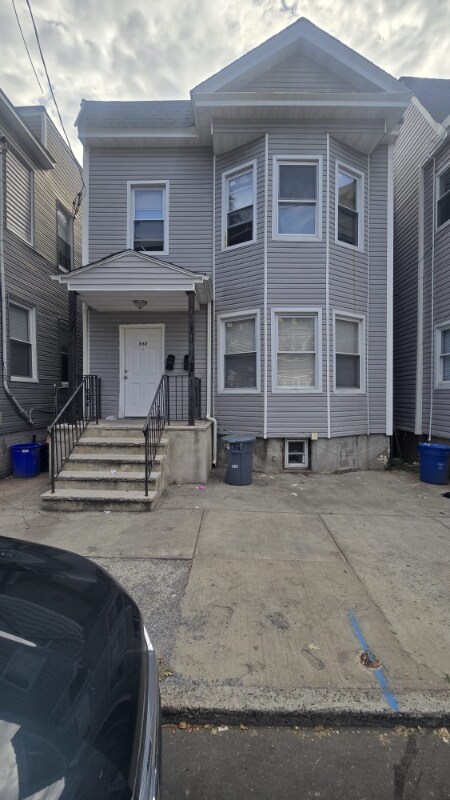 Building Photo - 830 S 18th St Rental