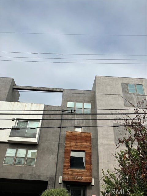 Building Photo - 11925 Kling St Unit 111