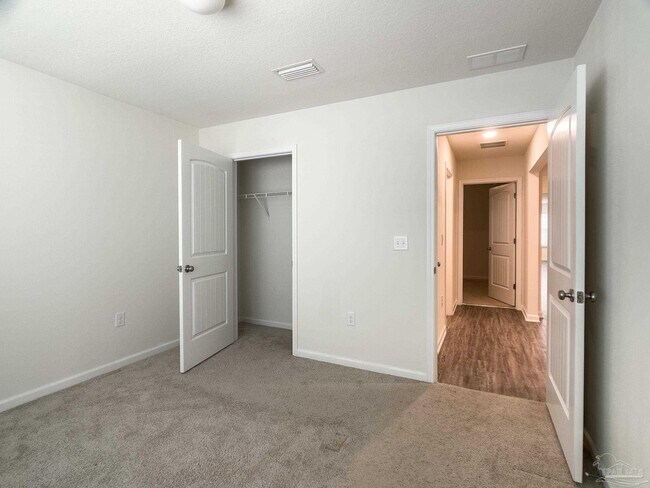 Photo - 5760 Blackhorse Cir