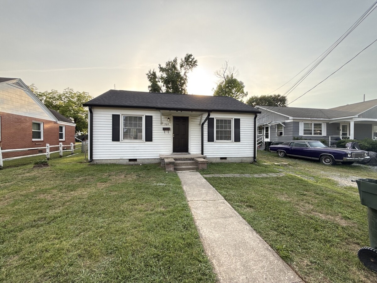 Photo - 709 Mcpherson St