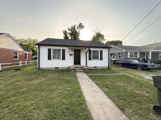 Building Photo - 709 Mcpherson St