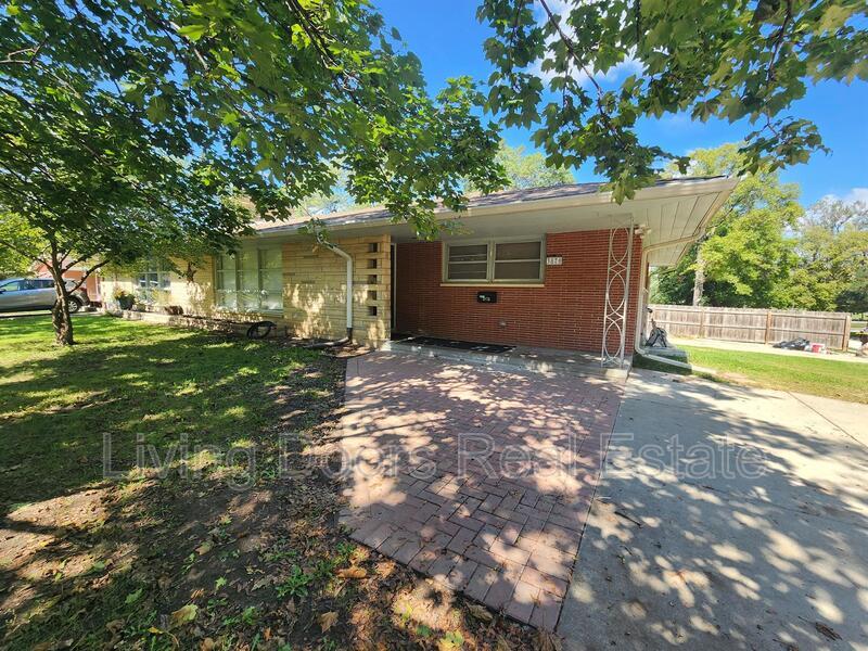 Photo - 3868 Steele Ave