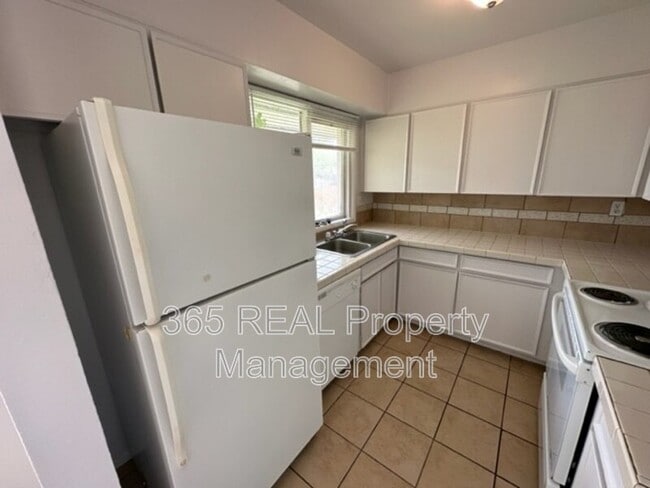 Photo - 2446 25th Ave