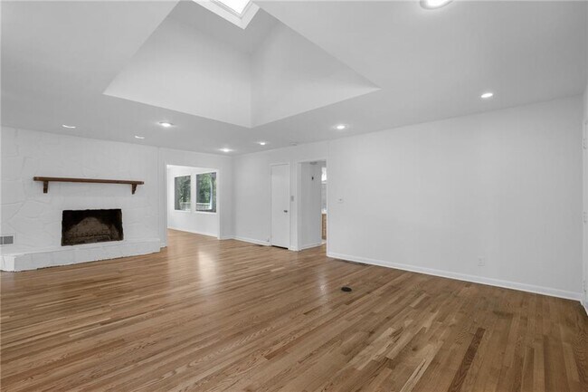 Photo - 2397 Sunset Dr NE