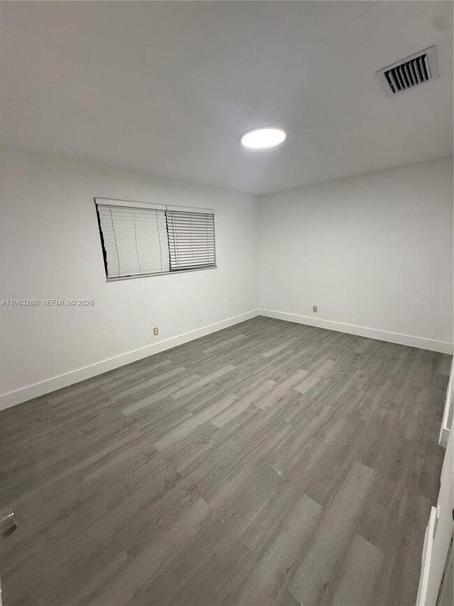 Photo - 1736 N 16th Ct Unidad B