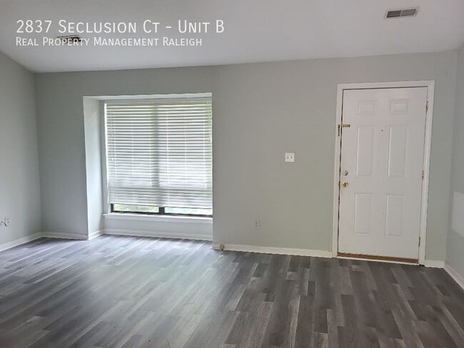 Photo - 2837 Seclusion Ct Unit B