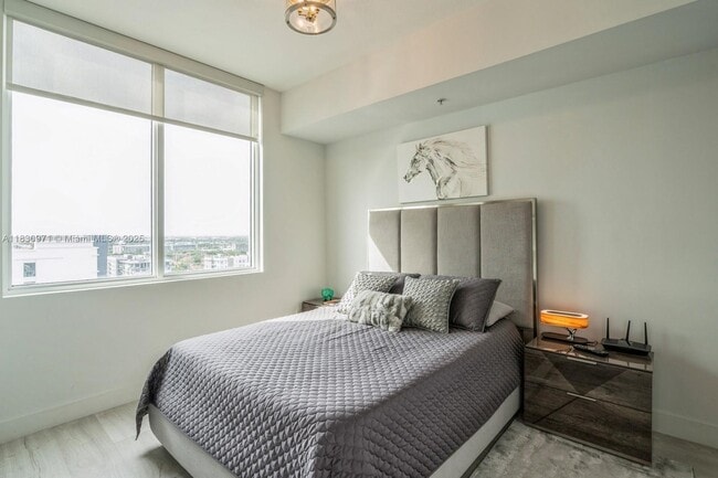 Photo - 315 NE 3rd Ave Unidad 1602