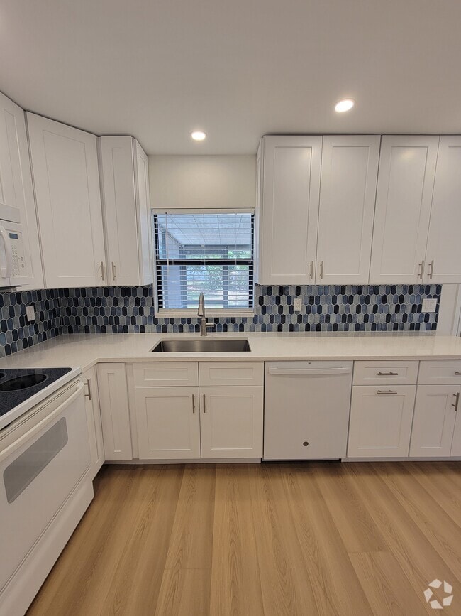 Building Photo - 10254 Pennsylvania Ave Rental