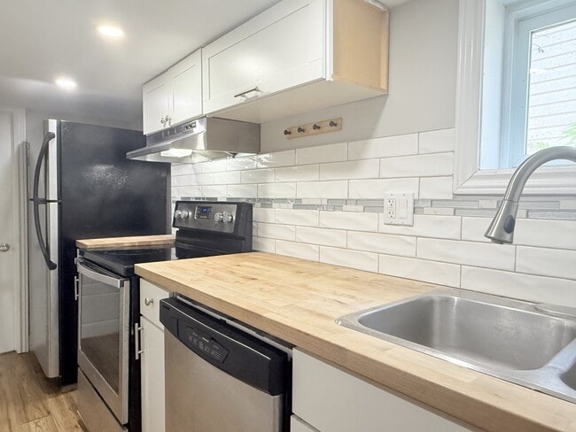 Photo - 1396 Lillian Ave