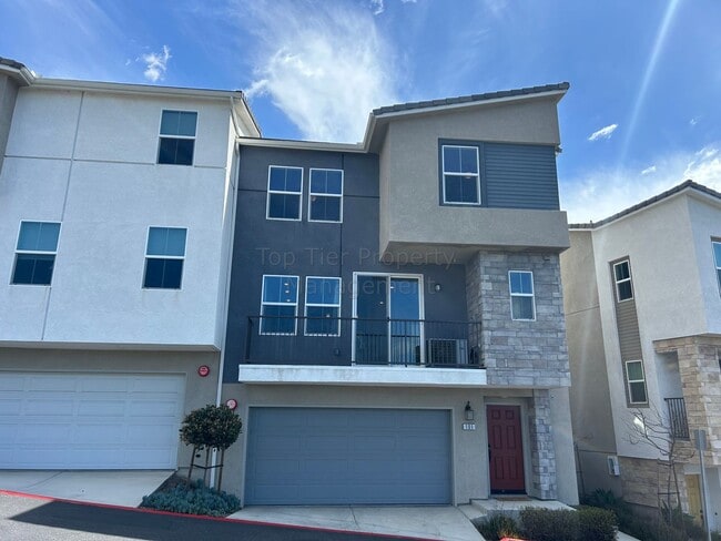 Building Photo - **Beautiful 2 bed / 2.5 bath Town Home in San Marcos - Available 08/14**