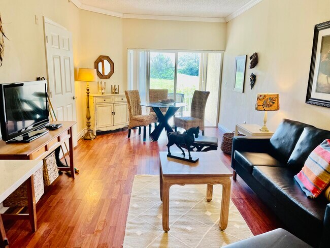 Photo - 2060 Greenview Shores Blvd Unit 303