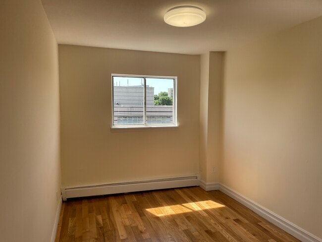 Photo - 2744 Johnson Avenue