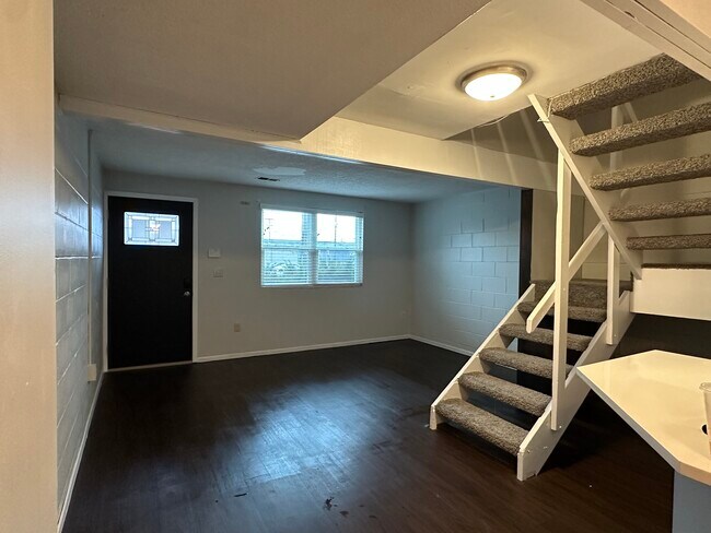 304 E 13th Ave