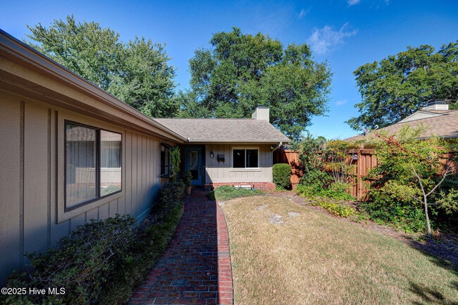Photo - 1205 2 Mile Cir W