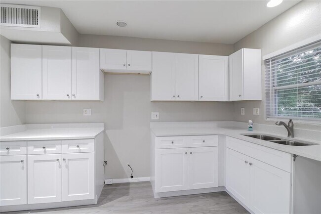 Photo - 5963 Bamboo Dr