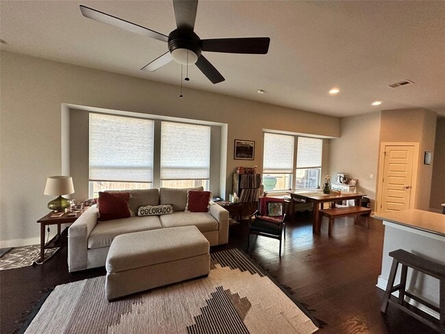 Photo - 8021 Izetta Ln