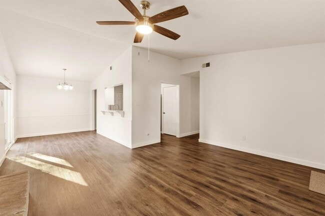 Photo - 2507 Biggs Dr