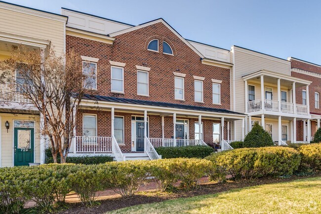 Building Photo - 3 Bedroom Townhome in Oregon Hill!