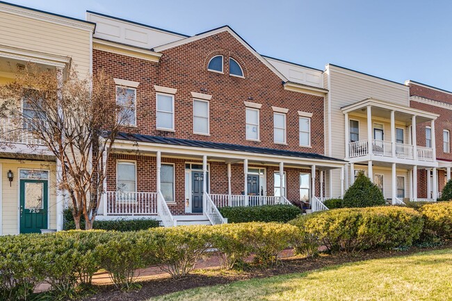 3 Bedroom Townhome in Oregon Hill! - 3 Bedroom Townhome in Oregon Hill!