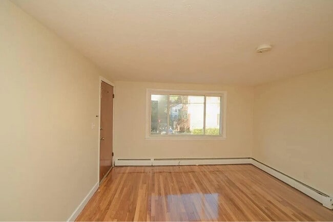 Photo - 19 Crossman St