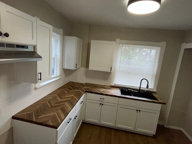 Photo - 2322 Upton Ave