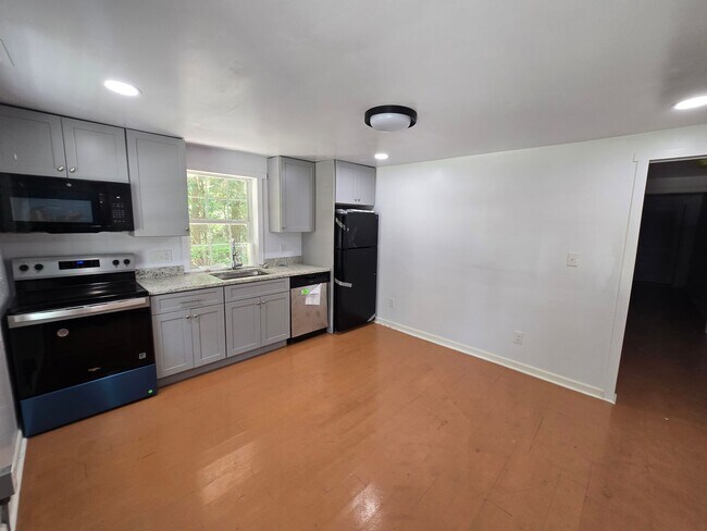 Photo - 2009 Bain Dr