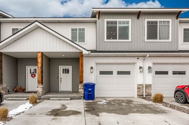 Building Photo - BEAUTIFUL 3 BED 2.5 BATH TOWNHOME IN SUGAR CITY