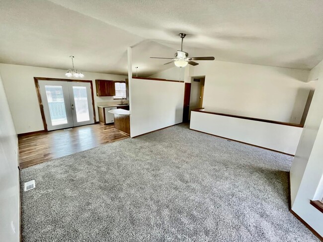 Photo - 2710 S Yellowstone St