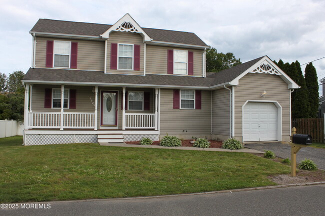 Photo - 1529 Windward Ave House