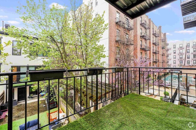 Building Photo - 1115 Willow Ave Unit 210 Rental