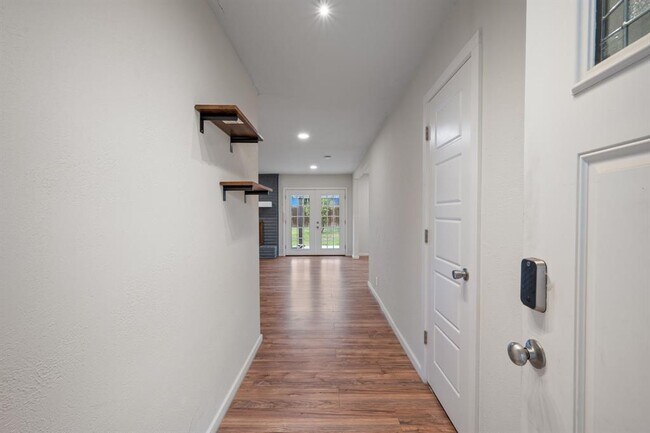 Photo - 6305 Clubway Ln