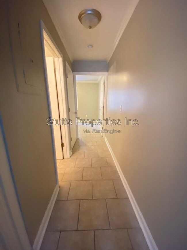 Photo - 414 Hermitage Dr Unit 7