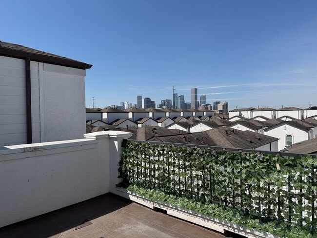 Photo - 641 Middle St