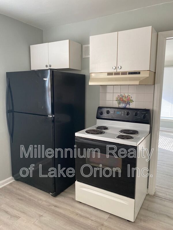 Photo - 4673 Academy St