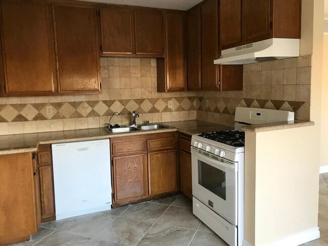 412 Clay Ave Unit 1