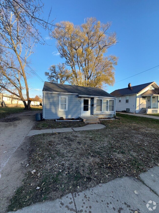 Building Photo - 3014 Lapey St Rental