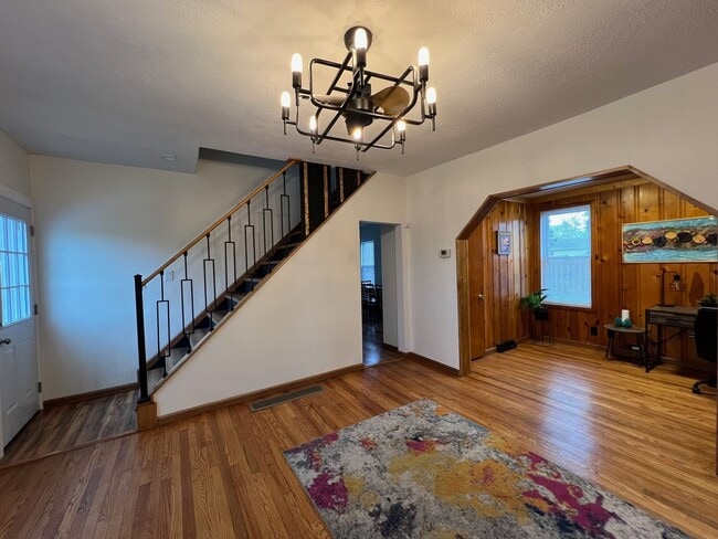 Photo - Detroid Shoreway Renovated  4 Bedroom, 2 Bath House with Detached Garage