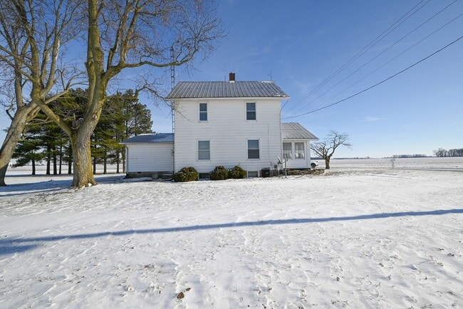 Photo - Large 4 Bedroom/2 Bath Home For Rent