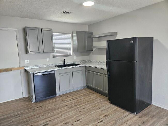 Photo - 1830 N Troost Ave