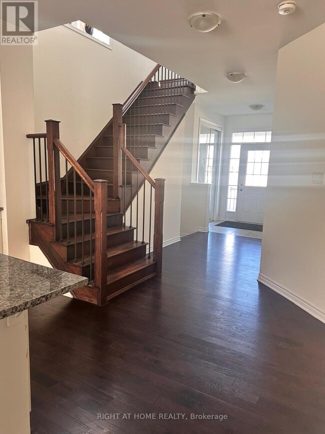 Photo - 516 Equestrian Way