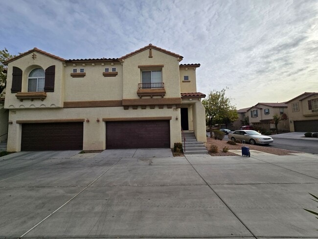 Photo - Guard Gated wonderful community 3 Bedroom Townhome!