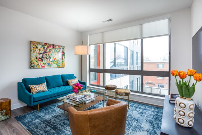 Photo - Ten at Clarendon