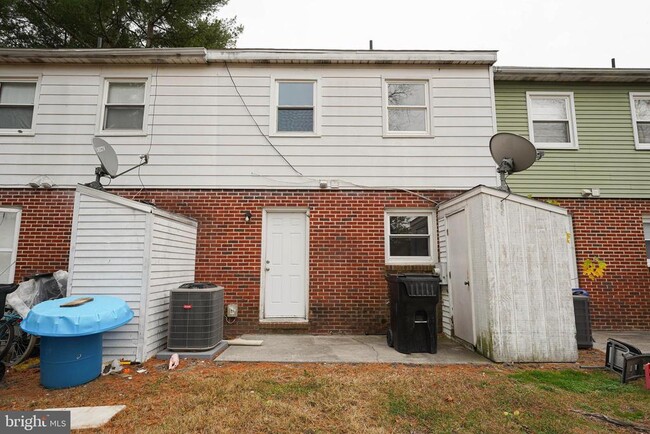 Photo - 752 Hemlock St Townhome