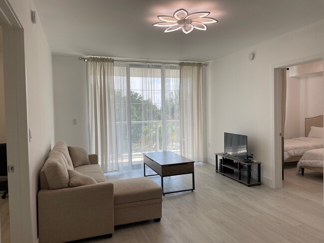 Living room - 13800 Highland Unit 409